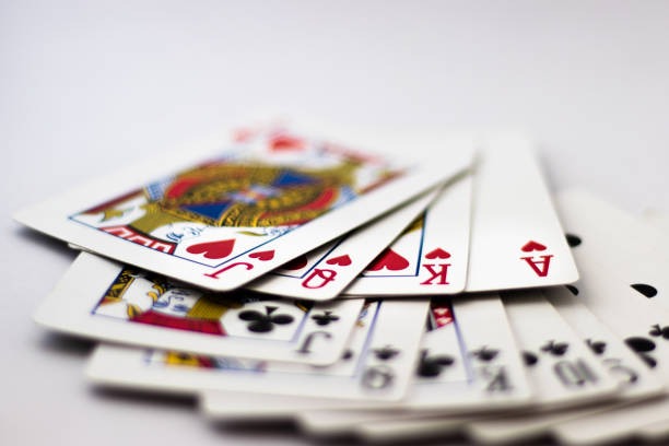 BandarQ card game table interface at slot royal88